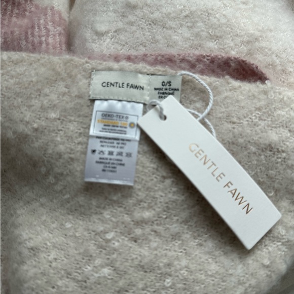 Gentle Fawn Pink & White Cozy Scarf NWT - Picture 6 of 8